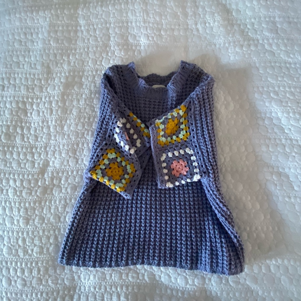 Universal Threads Top - Picture 2 of 3
